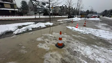 Kolejna awaria wodociągowa w Wesołej - tym razem pękło na Jana Pawła