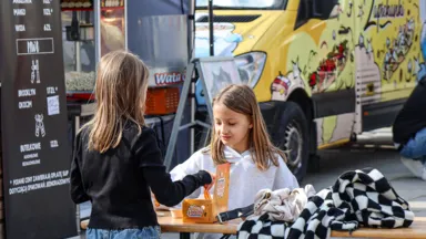 Zdjęcia z poprzedniej edycji zlotu food trucków Sowa Events w Grójcu.