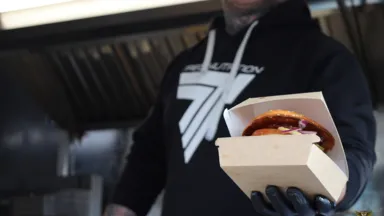 Zdjęcia z poprzedniej edycji zlotu food trucków Sowa Events w Grójcu.
