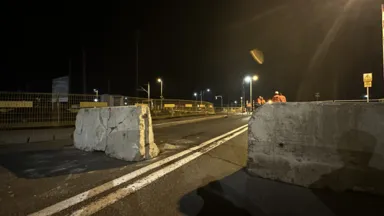 Zdjęcie do artykułu Przejazd przez tory w Wesołej zamknięty na stałe. W jego miejscu powstanie tunel.