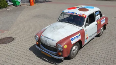 Syrena ze Starej Miłosny wystartowała do Maroka. Złombol 2026 ruszył