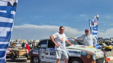 Syrena ze Starej Miłosny dojechała do Maroka. Meta Złombolu 2026