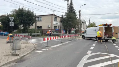 Kilińskiego ślepą ulicą od strony 1 Praskiego Pułku. Do przychodni objazdem