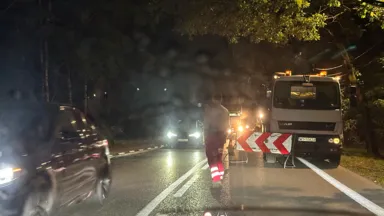 Drugi wieczór remontu na łuku 1 Praskiego Pułku. Ruchem kierują, ale nie zawsze