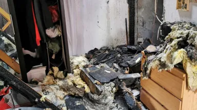 Pożar domu jednorodzinnego na osiedlu Zielona w dzielnicy Wesoła