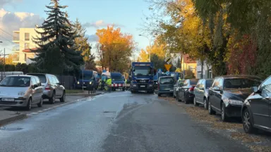 Ekipy MPWiK przy rondzie Gościniec i Fabryczna w Starej Miłośnie