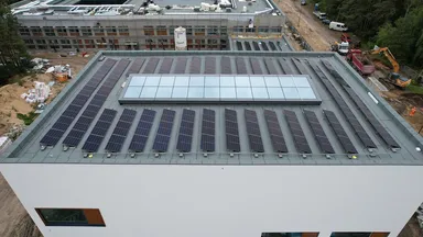 Postępy budowy nowoczesnego liceum w Wesołej