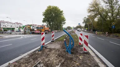 Zamknięty wyjazd z ul. Fabrycznej - budowa świateł, chodnika i przystanku