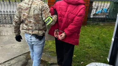 Zdjęcie do artykułu Zatrzymanie podejrzanego o oszustwo metodą „na policjanta” na terenie Wesołej