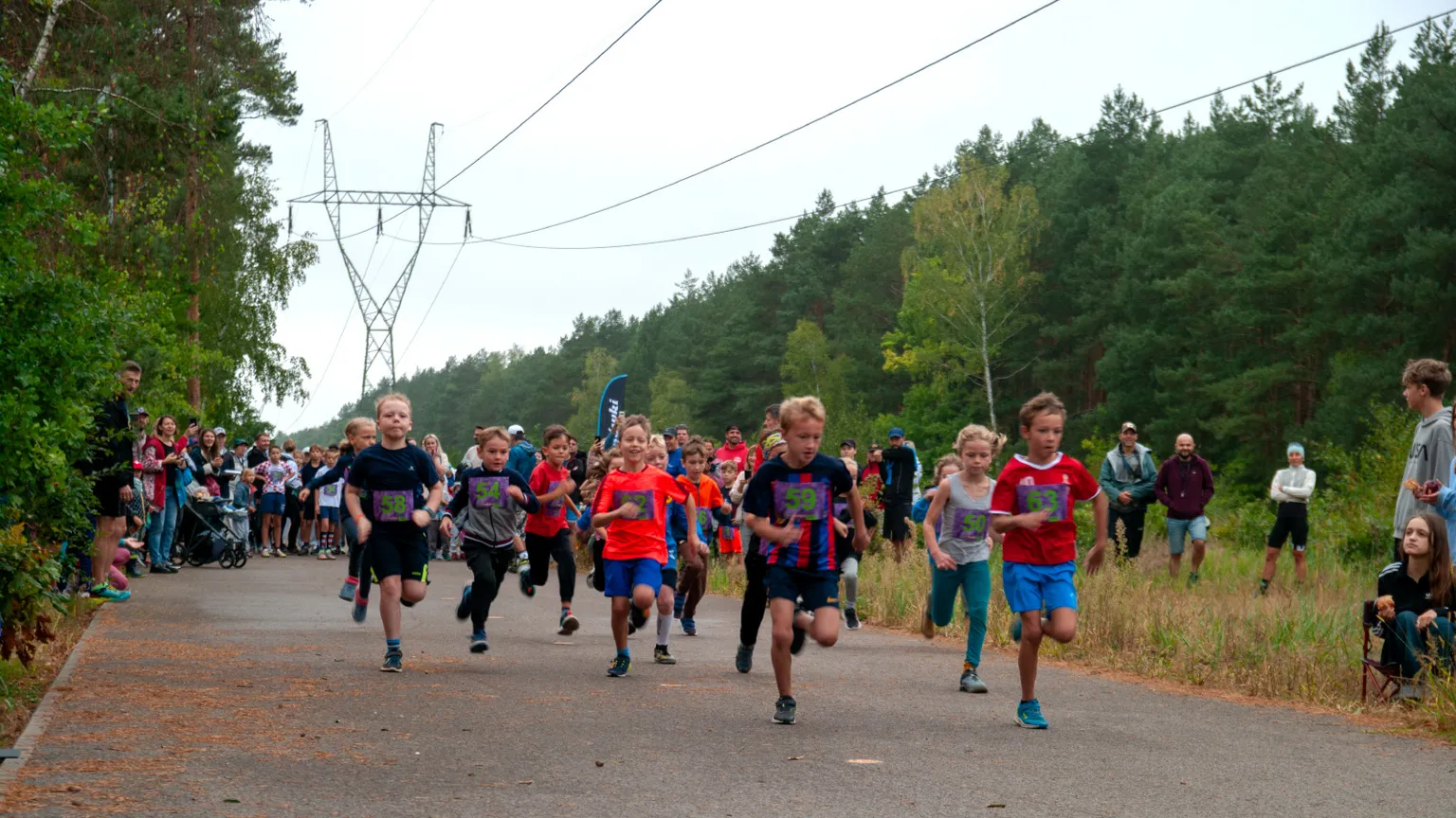 Zdjęcia do artykułu Relacja z IX Cross Wesoła 2024 – Sportowe emocje w sercu Wesołej