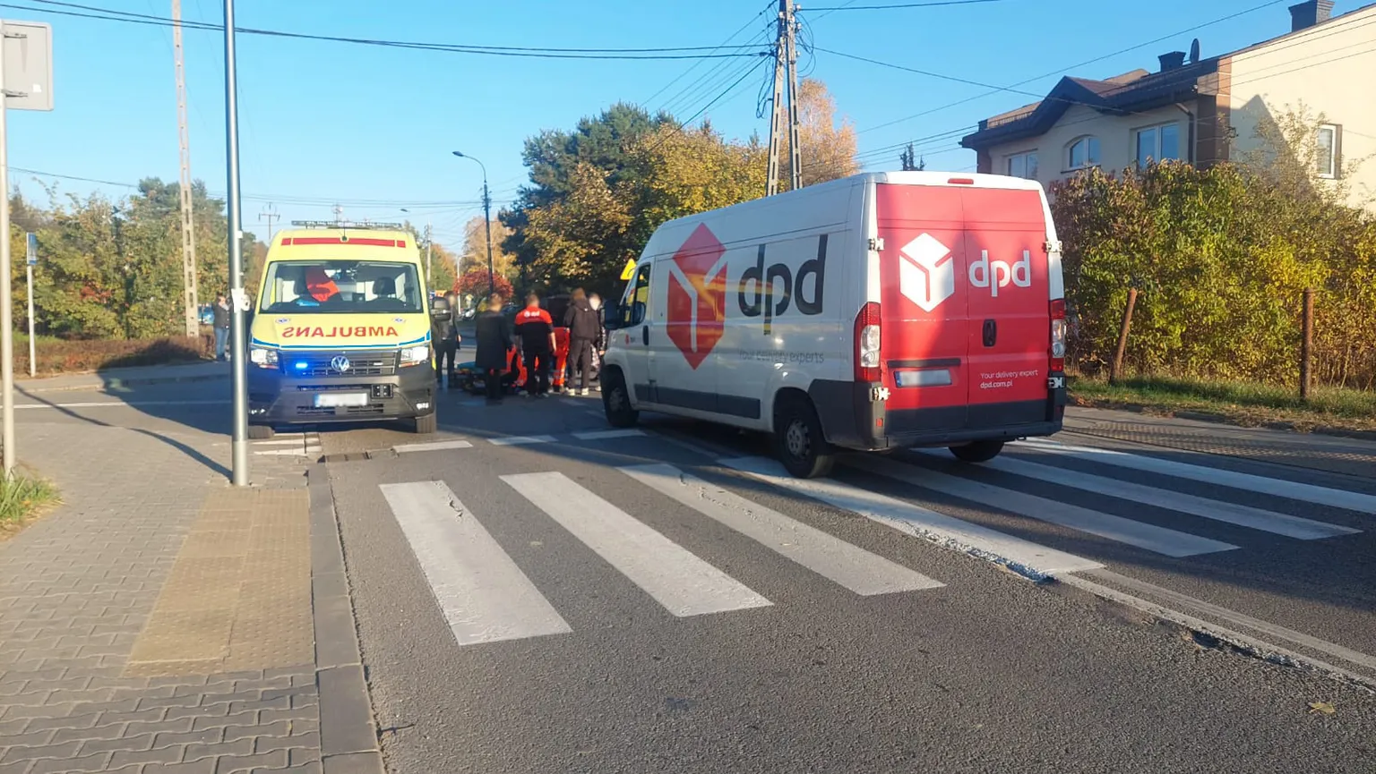Wypadek na przejściu dla pieszych w Wesołej: 12-letnia dziewczynka potrącona przez dostawczego busa