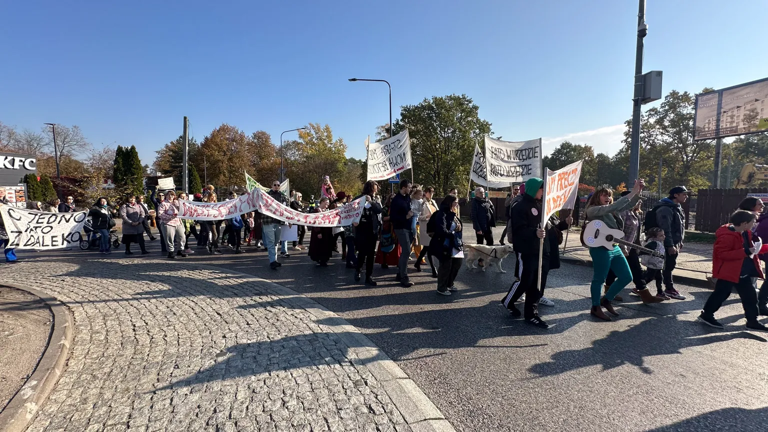 Głośny sprzeciw mieszkańców Starej Miłosny - Fotorelacja i Kluczowe Postulaty