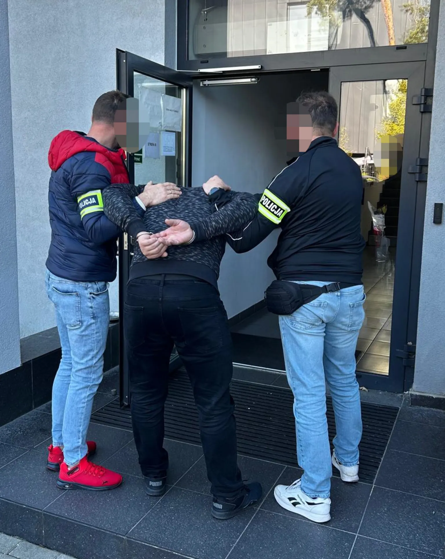 Zamiast musztardy marihuana – policja zatrzymała 48-latka w sklepie