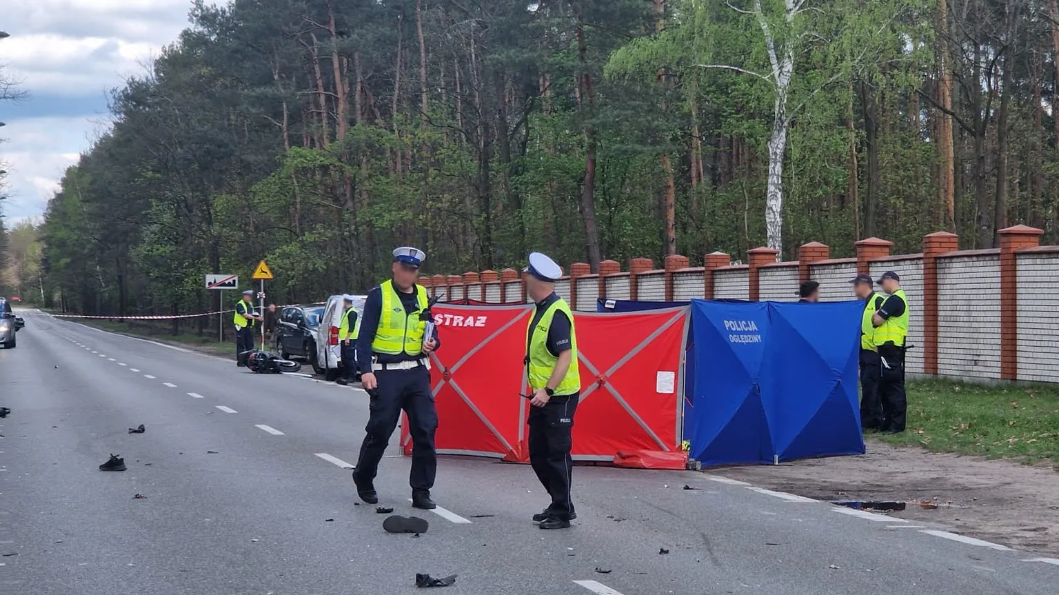 Tragiczny wypadek w Marysinie Wawerskim. Nie żyje pieszy, dwie osoby w szpitalu