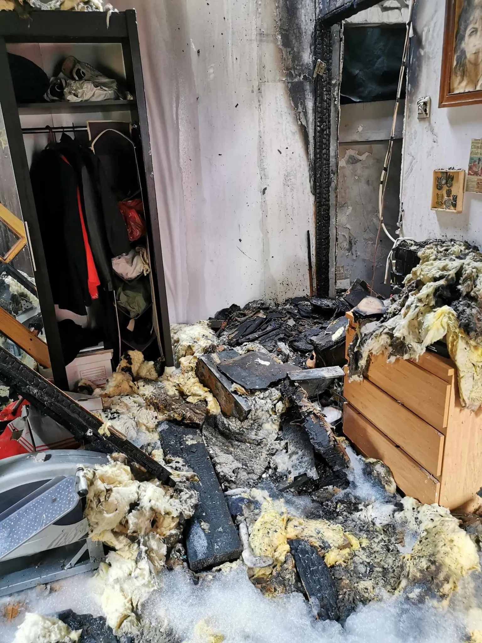 Pożar domu jednorodzinnego na osiedlu Zielona w dzielnicy Wesoła