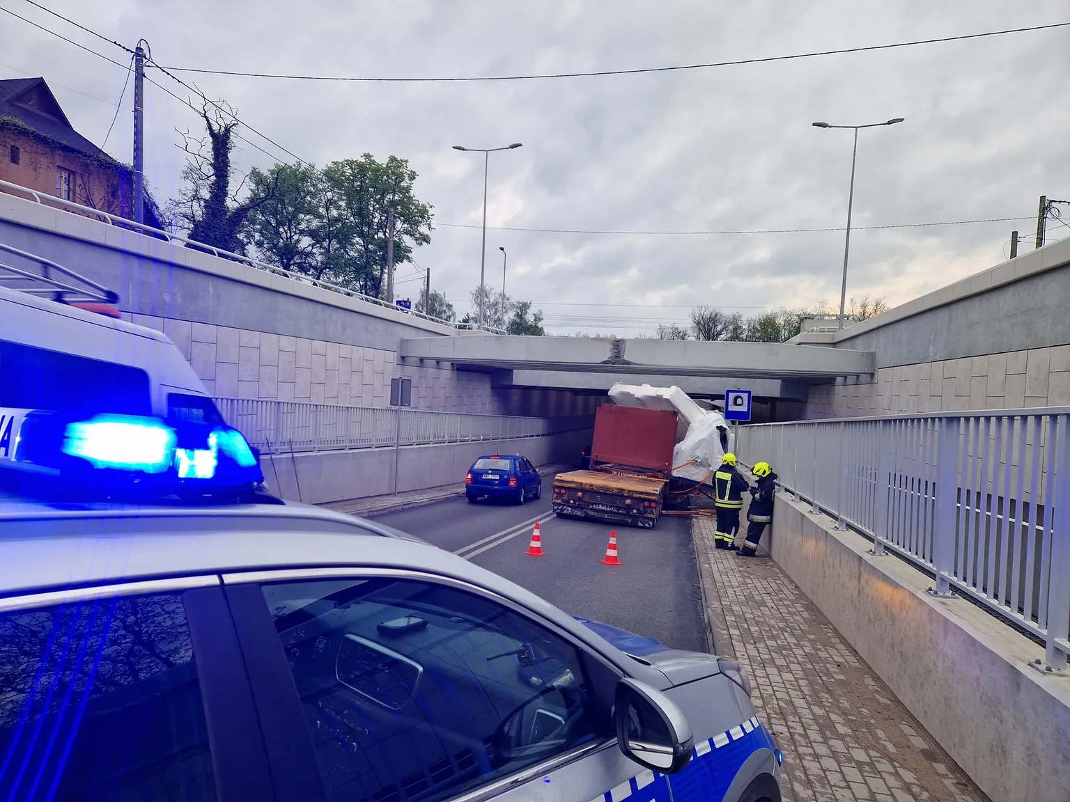 Duże utrudnienia w Sulejówku po uszkodzeniu nowego tunelu