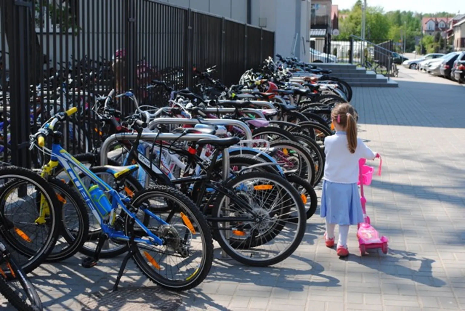 Uczniowie SP 353 rowerami przez maj