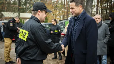 Zdjęcie do artykułu Rafał Trzaskowski odwiedził OSP Wesoła i rozmawiał o bezpieczeństwie przeciwpożarowym