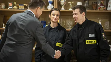 Rafał Trzaskowski odwiedził OSP Wesoła i rozmawiał o bezpieczeństwie przeciwpożarowym