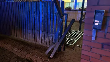 Zdjęcie do artykułu Wypadek przed szkołą w Wesołej – wśród rannych dzieci