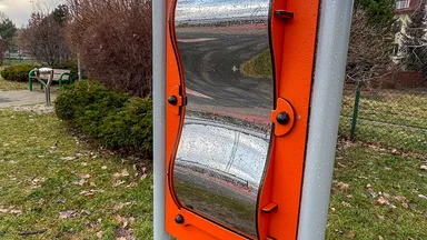 Najstarszy plac zabaw w Starej Miłośnie po modernizacji – zapraszamy do wspólnej zabawy!