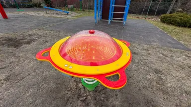 Najstarszy plac zabaw w Starej Miłośnie po modernizacji – zapraszamy do wspólnej zabawy!