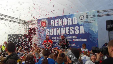 Zdjęcie do artykułu W Szkole Podstawowej nr 353 bito rekord Guinnessa!