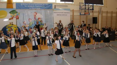 Uroczystość nadania imienia Szkole Podstawowej nr 353